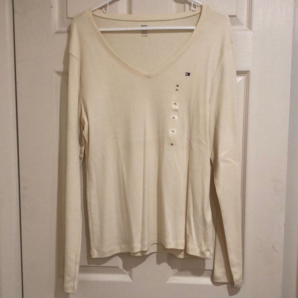 Tommy Hilfiger Tops - Tommy Hilfiger long sleeve light sweater material t shirt.